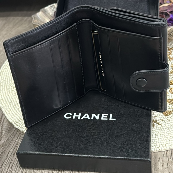 Chanel Bifold black wallet this is in good condition comes with OG Box and Tissu - Picture 6 of 15
